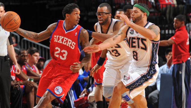 队在中场控 队在中场控