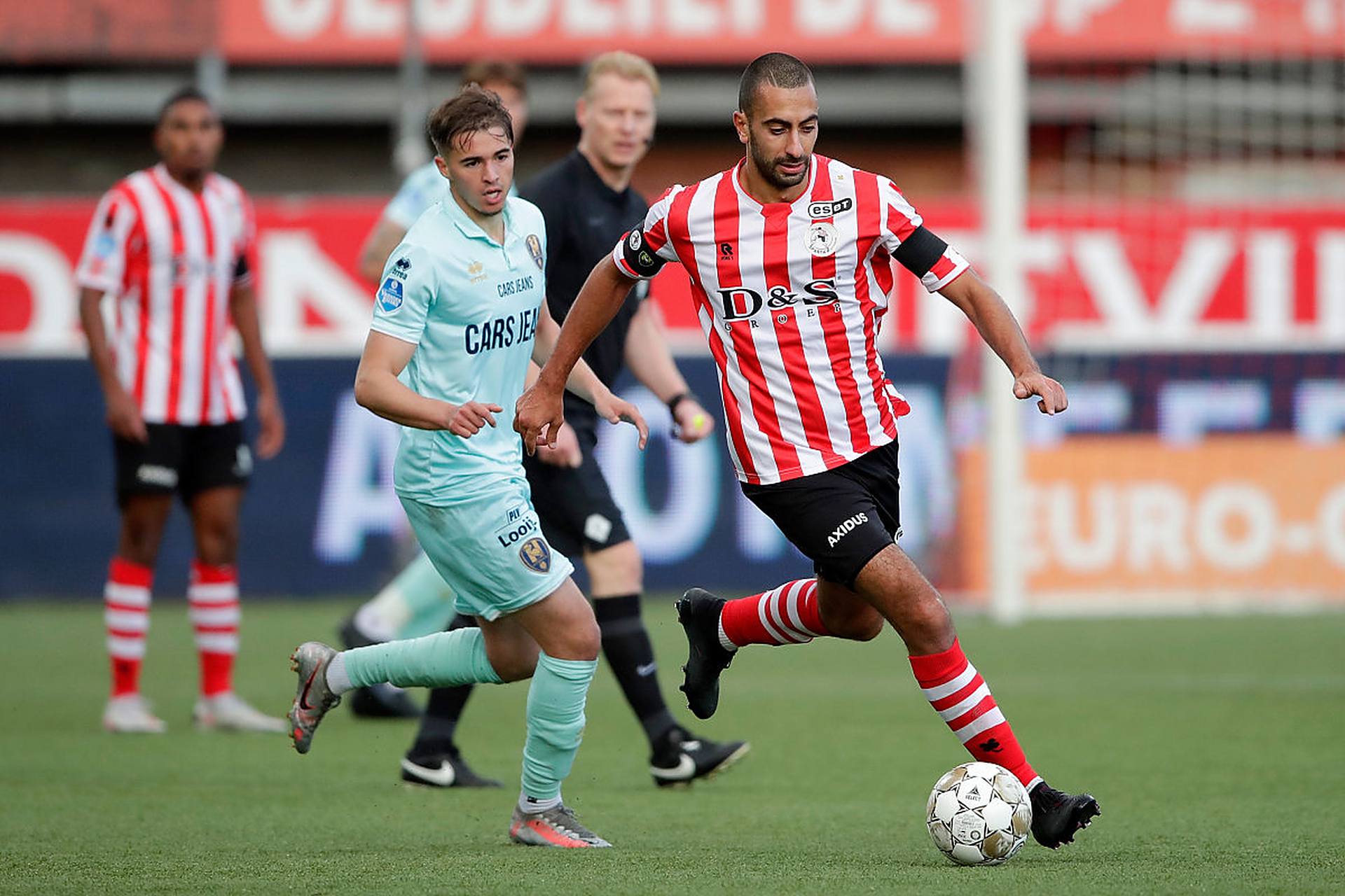 借由冠军冲 借由冠军冲